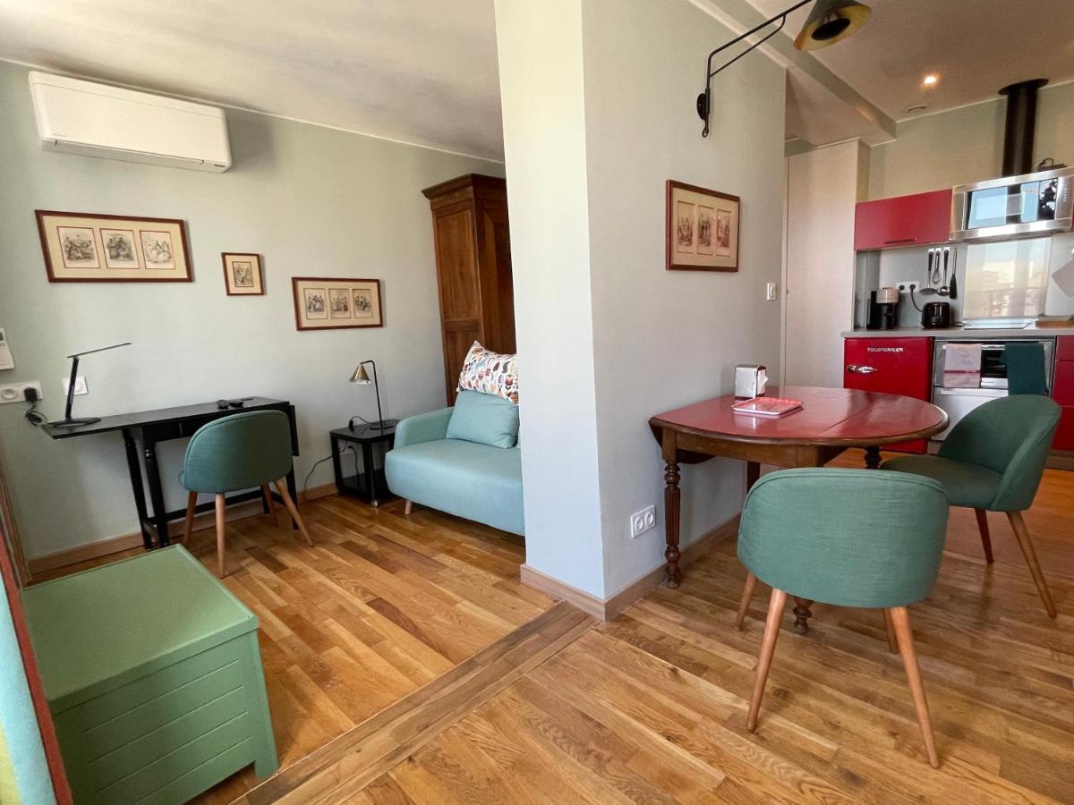 Appartement Mignon Calme Douillet Ascenseur Clim Etage Eleve Proche Parking Et Toutes Commodites Au Coeur Du Toulon Historique Bagian luar foto