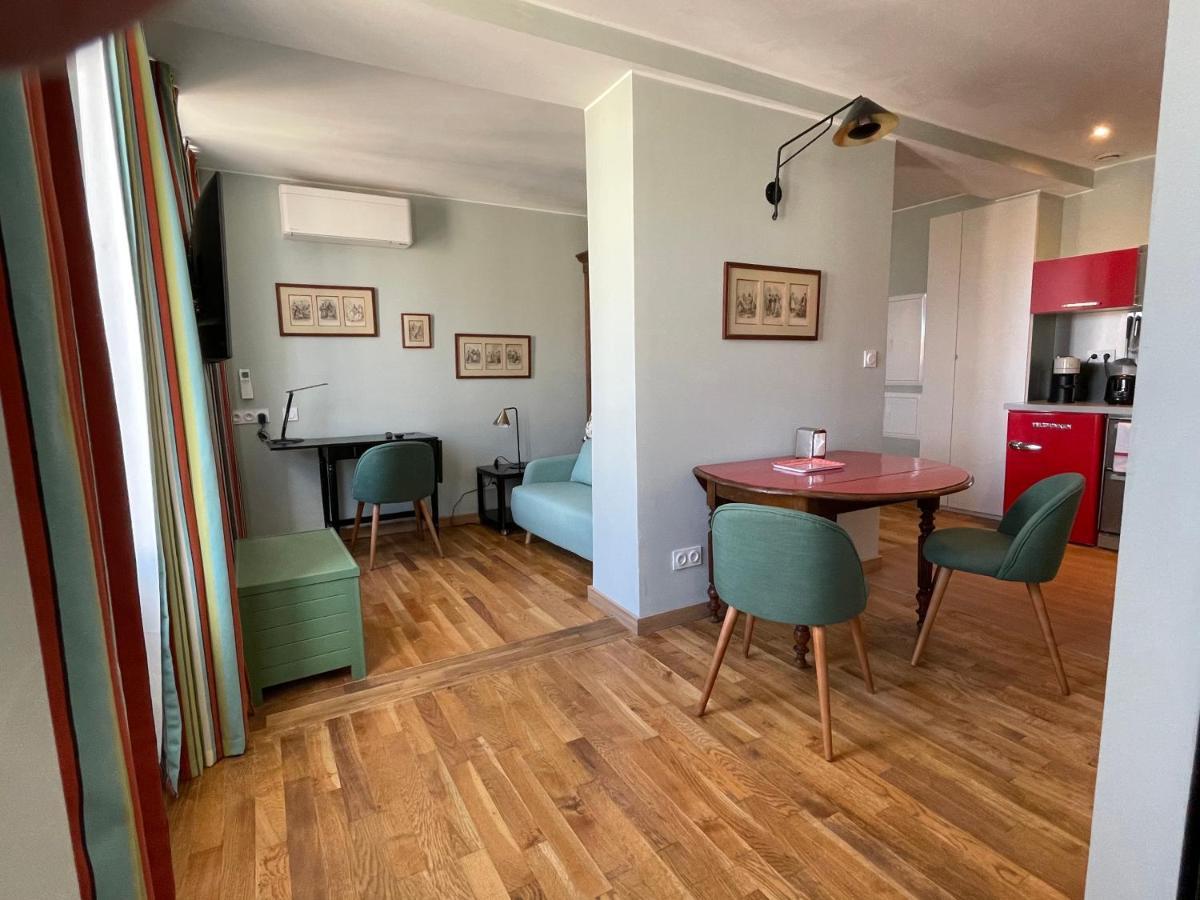 Appartement Mignon Calme Douillet Ascenseur Clim Etage Eleve Proche Parking Et Toutes Commodites Au Coeur Du Toulon Historique Bagian luar foto