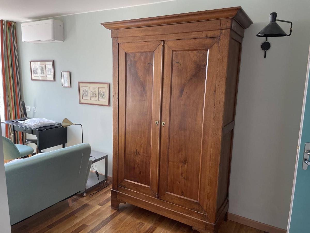 Appartement Mignon Calme Douillet Ascenseur Clim Etage Eleve Proche Parking Et Toutes Commodites Au Coeur Du Toulon Historique Bagian luar foto