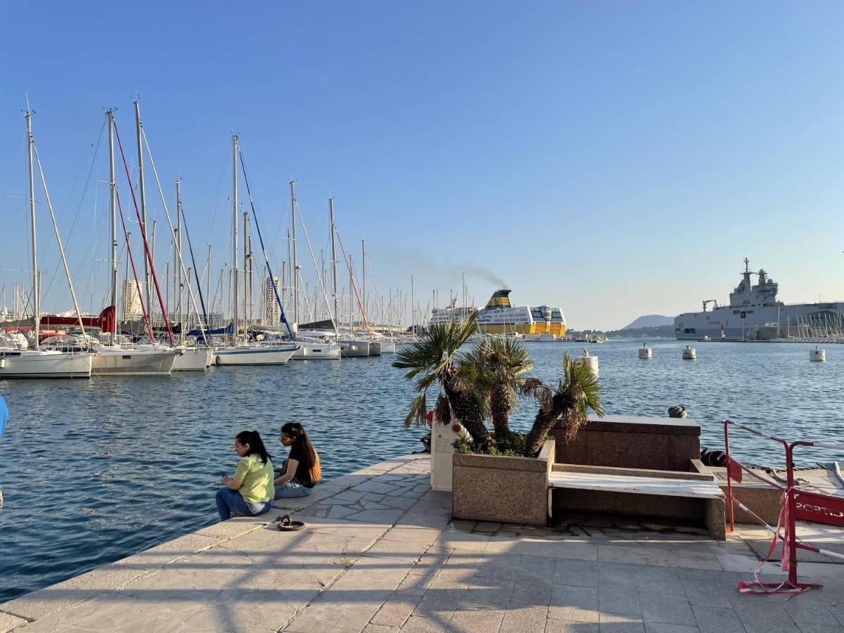 Appartement Mignon Calme Douillet Ascenseur Clim Etage Eleve Proche Parking Et Toutes Commodites Au Coeur Du Toulon Historique Bagian luar foto