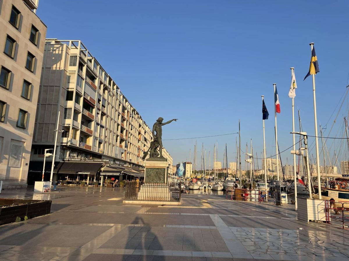 Appartement Mignon Calme Douillet Ascenseur Clim Etage Eleve Proche Parking Et Toutes Commodites Au Coeur Du Toulon Historique Bagian luar foto