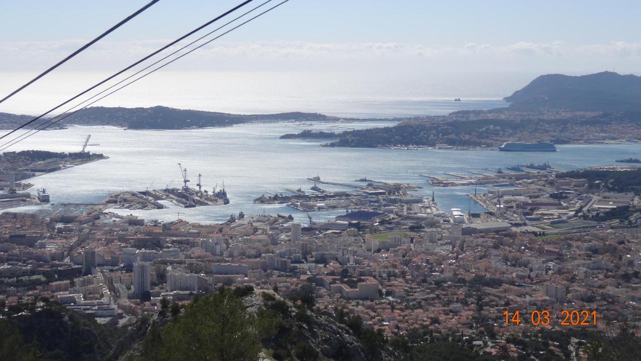 Appartement Mignon Calme Douillet Ascenseur Clim Etage Eleve Proche Parking Et Toutes Commodites Au Coeur Du Toulon Historique Bagian luar foto