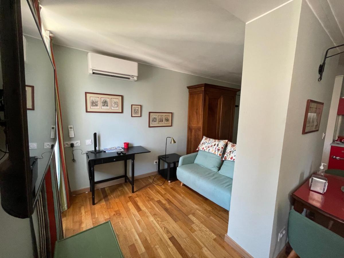 Appartement Mignon Calme Douillet Ascenseur Clim Etage Eleve Proche Parking Et Toutes Commodites Au Coeur Du Toulon Historique Bagian luar foto
