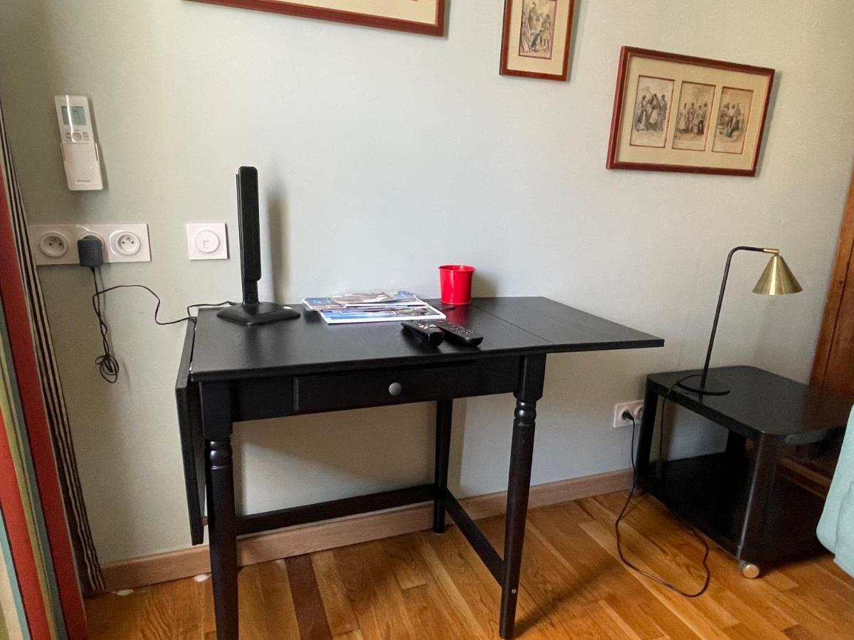 Appartement Mignon Calme Douillet Ascenseur Clim Etage Eleve Proche Parking Et Toutes Commodites Au Coeur Du Toulon Historique Bagian luar foto