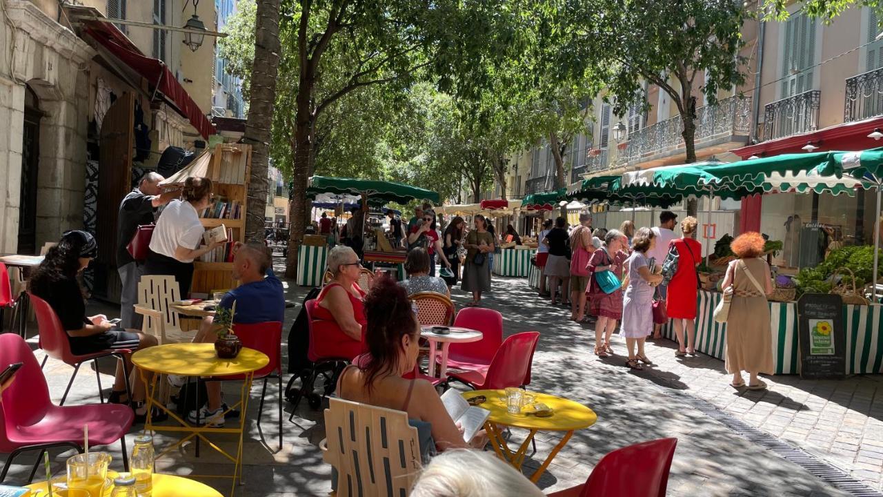 Appartement Mignon Calme Douillet Ascenseur Clim Etage Eleve Proche Parking Et Toutes Commodites Au Coeur Du Toulon Historique Bagian luar foto